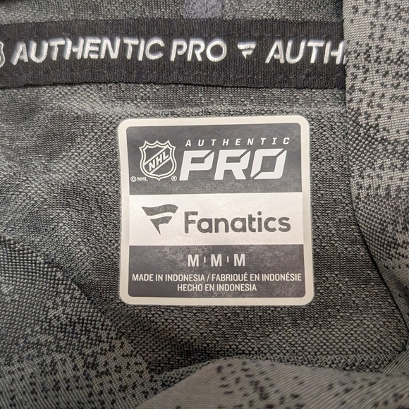 Fanatics Men's Pro Las Vegas Knights NHL Hockey Lightweight Gray Hoodie Medium - Picture 3 of 5